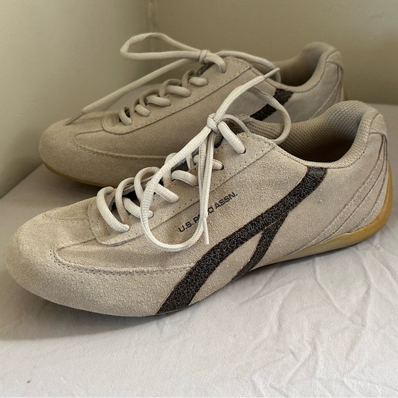 U.S. Polo Assn. Women’s Sneakers Size 8 Beige Suede Retro Casual Shoes - Picture 6 of 8